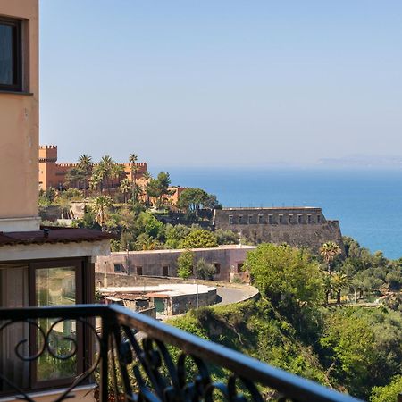 La Casa Del Golfo Apartment Vico Equense Bagian luar foto